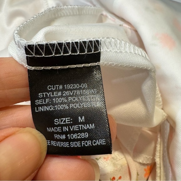 Trixxi Clothing Company white short romper pink orange flowers cap sleeves, M. - Picture 14 of 16